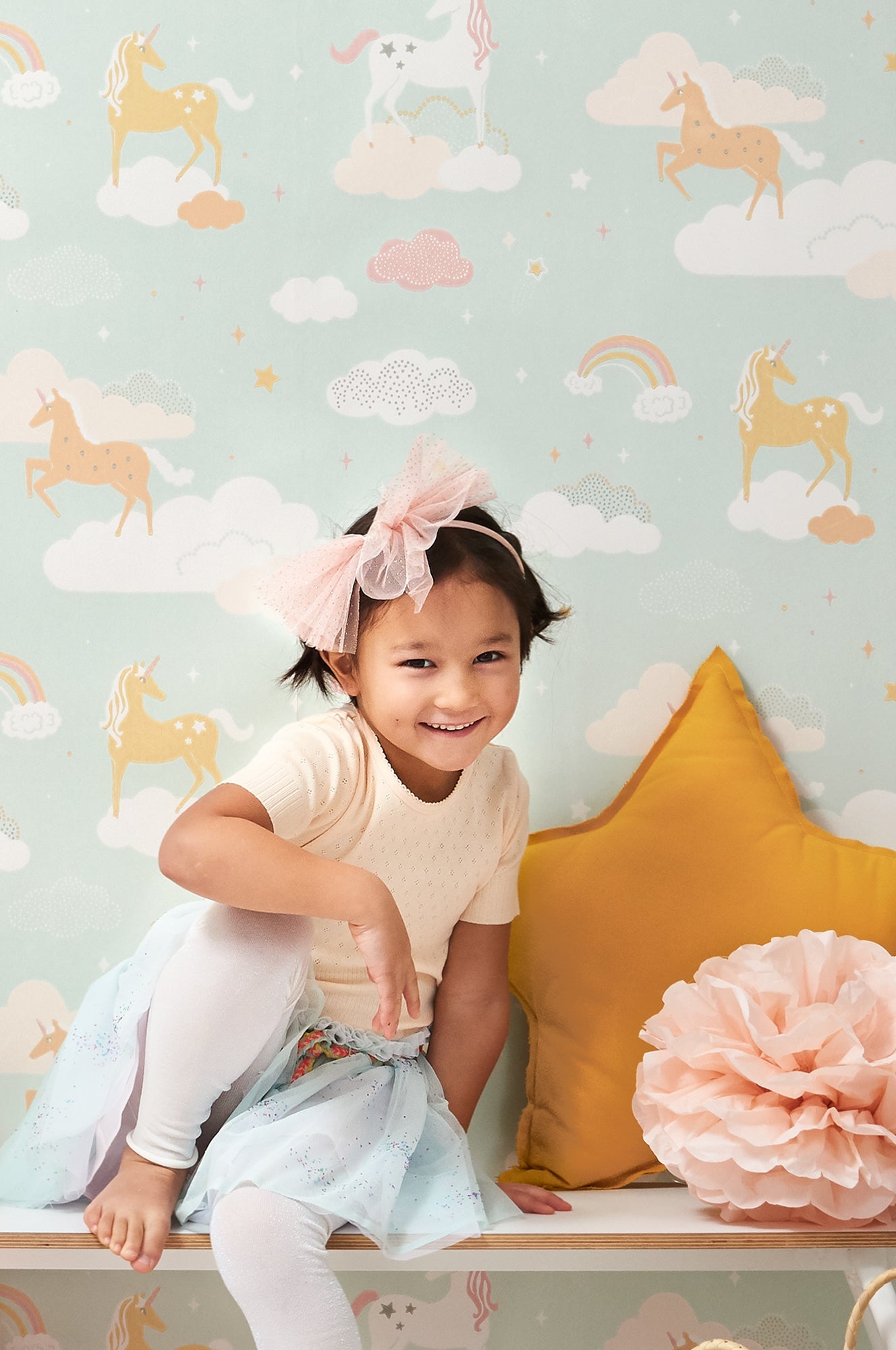 Rainbow Treasures Bubblegum Turquoise Wallpaper - Majvillan