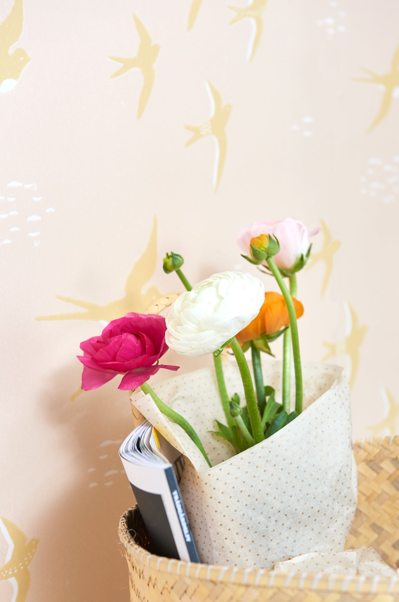 Follow The Wind Sunny Pink Wallpaper - Majvillan