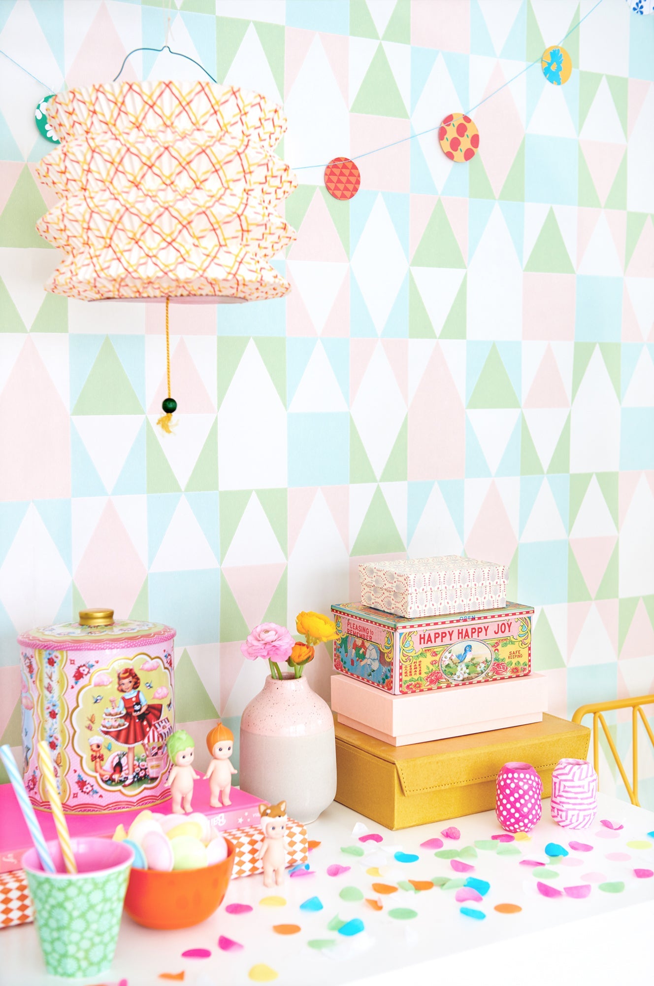 Alice Candy Wallpaper - Majvillan